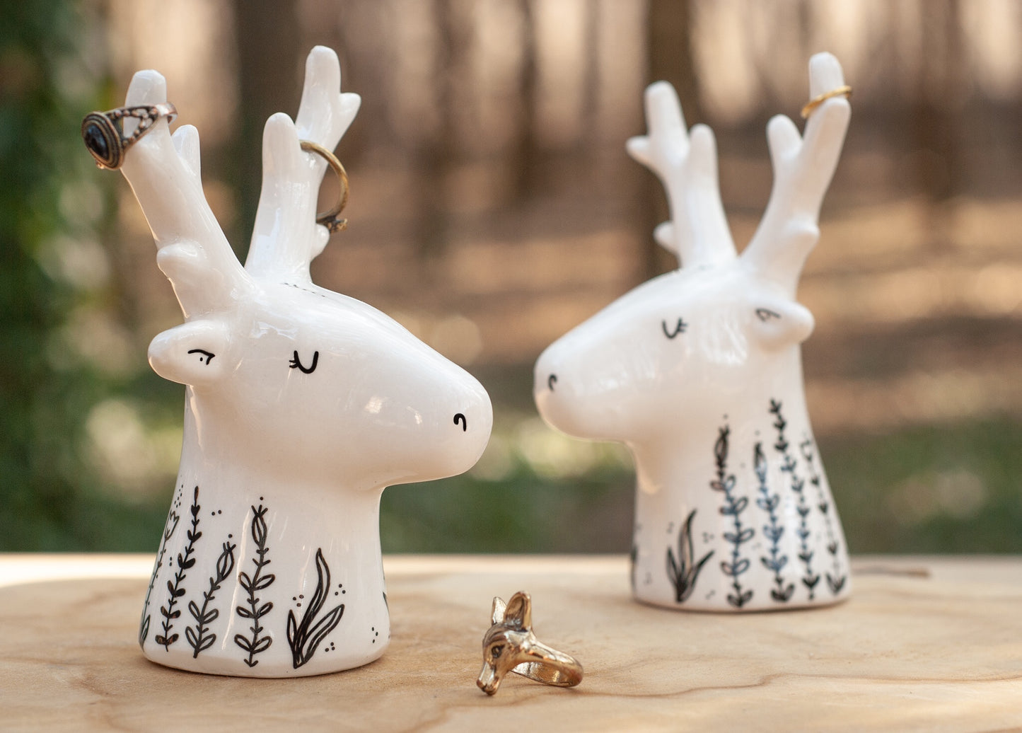 Ceramiczny Jelonek - Stojak na Pierścionki